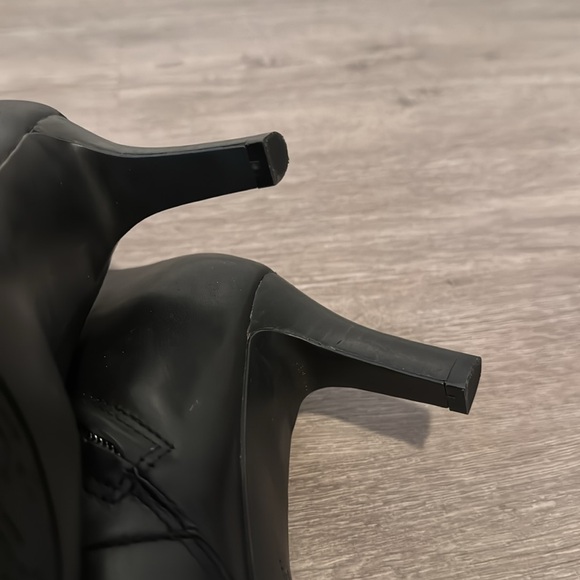 Lauren Ralph Lauren Caelynn Boot in Black Leather - Picture 9 of 16